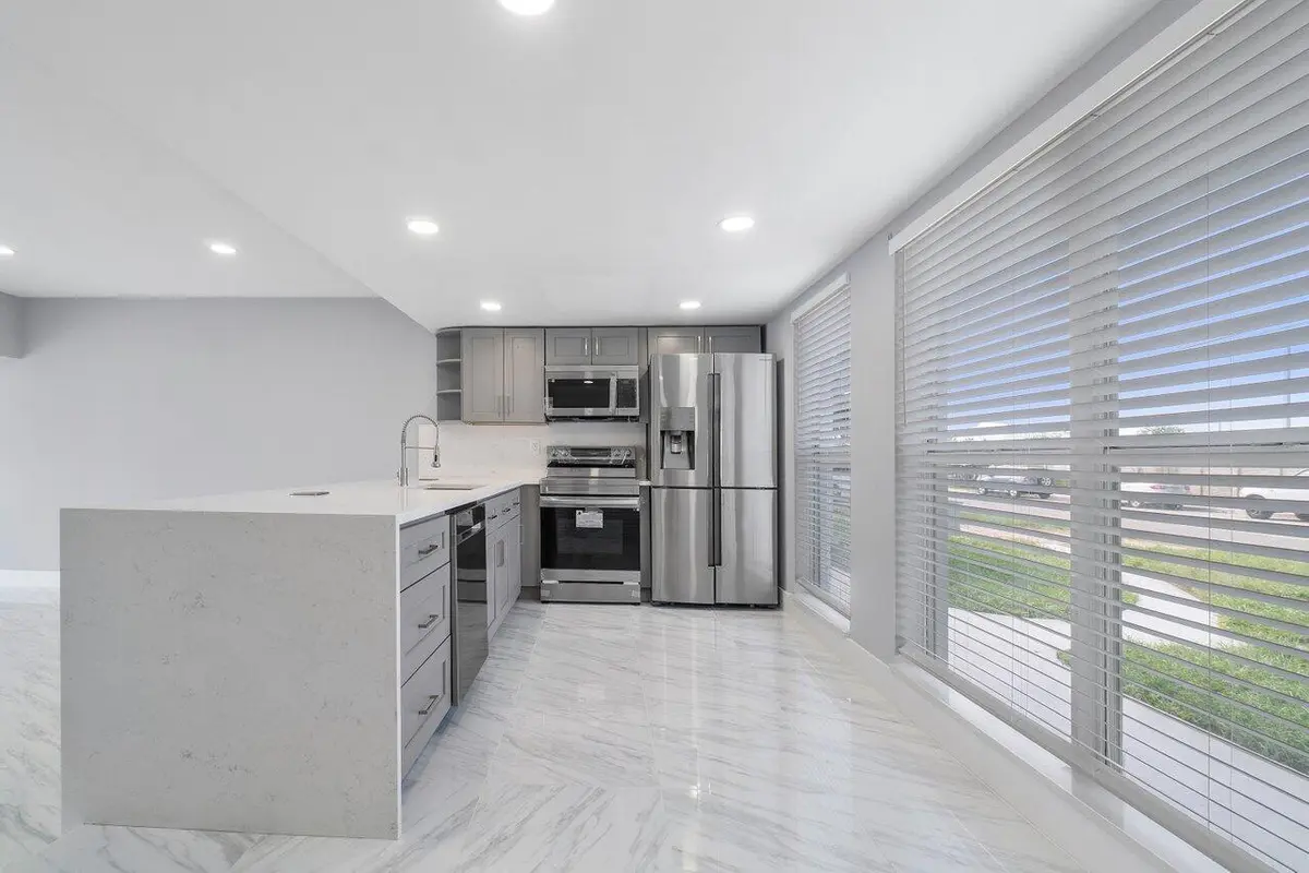 035-708Northeast23rdAvenue-PompanoBeach- at 708-710 NE 23rd Avenue, Pompano Beach