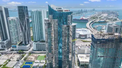 851 NE 1st Avenue 3512, Miami – sold