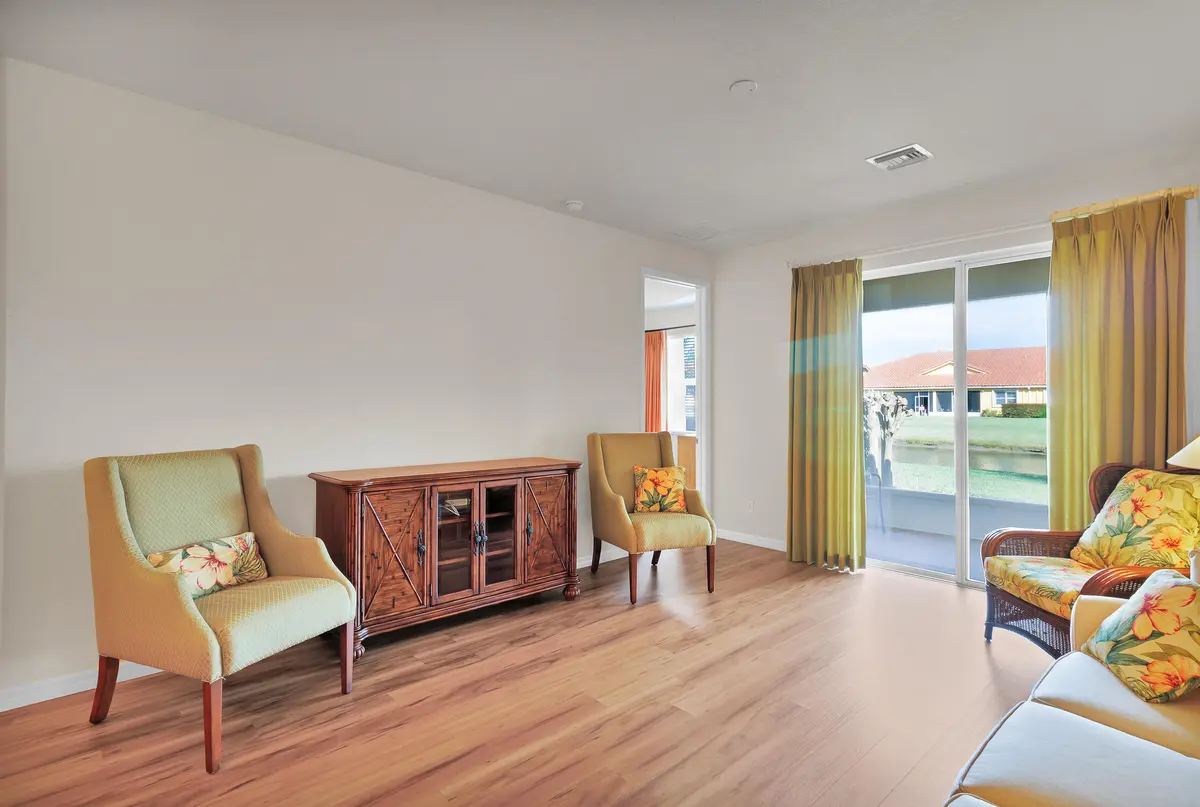 Living Area at 6380 Oxford Circle 103, Vero Beach