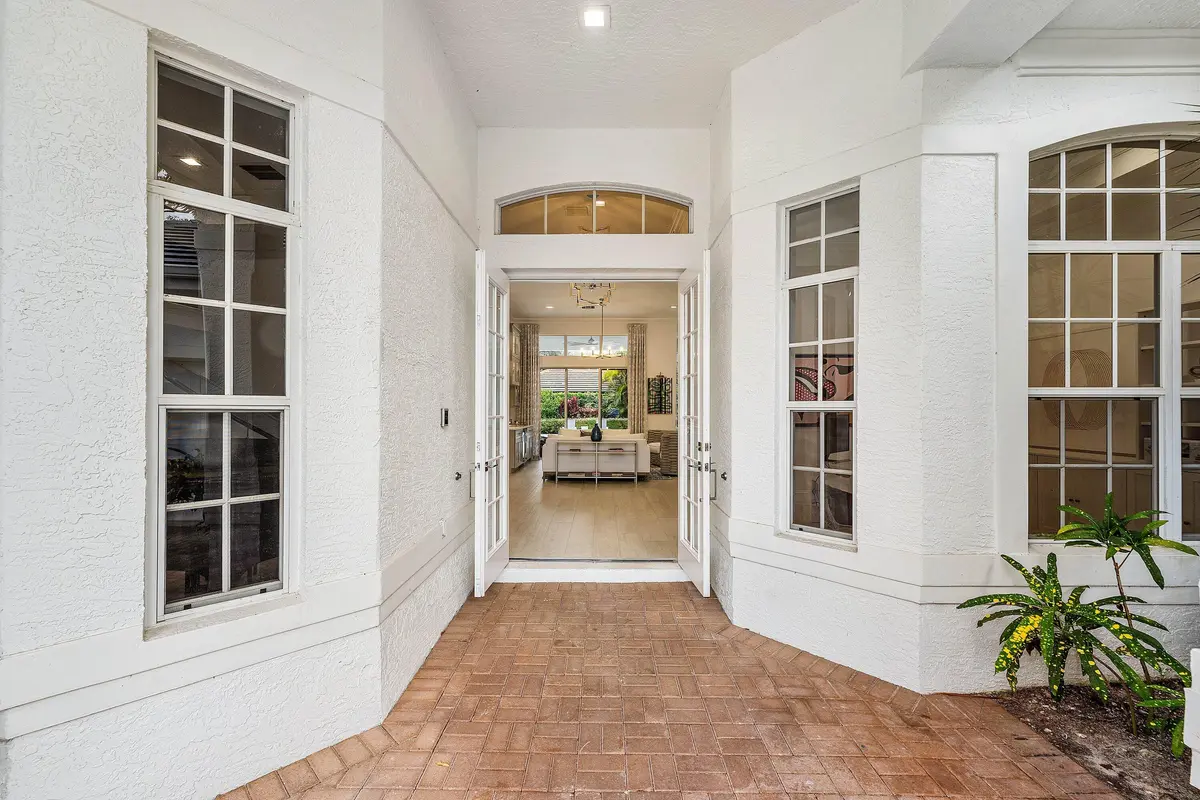005-132PembrokeDrive-PalmBeachGardens-FL at 132 Pembroke Drive, Palm Beach Gardens