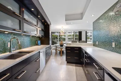 130 Sunrise Avenue 201, Palm Beach – sold
