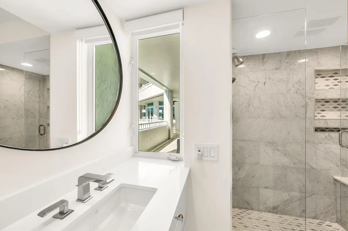6110-25 at 300 SE 5th Avenue 6110, Boca Raton