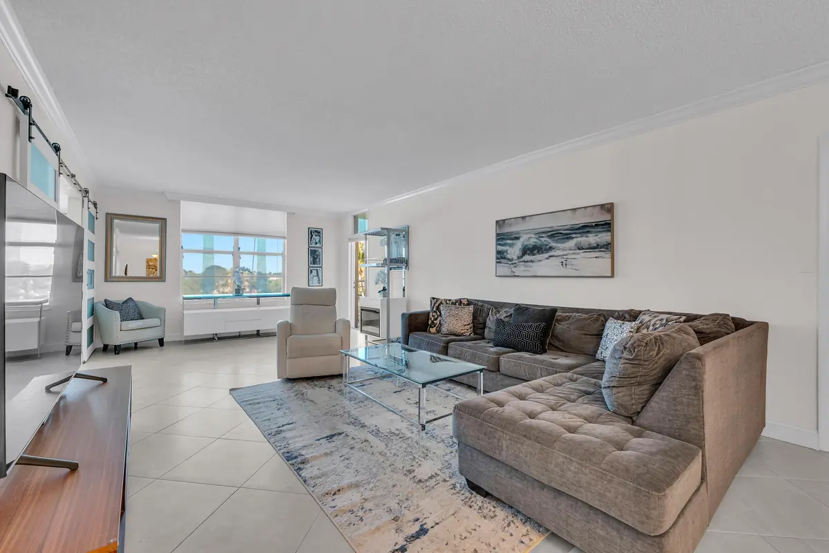 Living Area at 2851 S Ocean Boulevard 3 P, Boca Raton