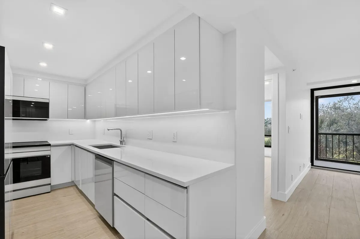 9-web-or-mls-DSC_1138 at 7835 Lakeside Boulevard 946, Boca Raton