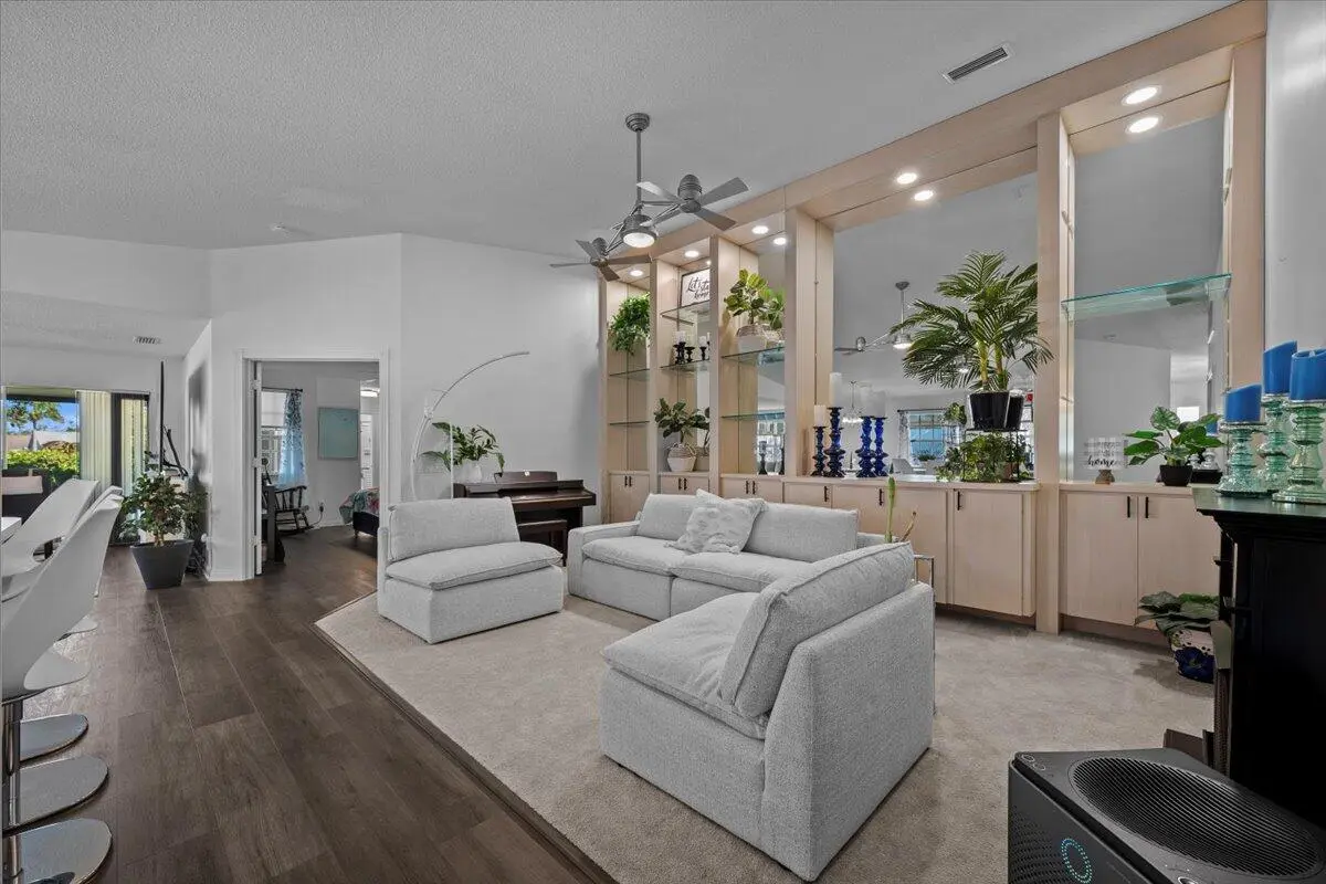 07-LUX_4540 at 205 Brier Circle, Jupiter