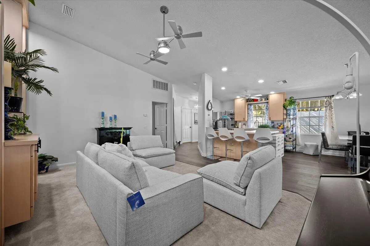 09-LUX_4555 at 205 Brier Circle, Jupiter