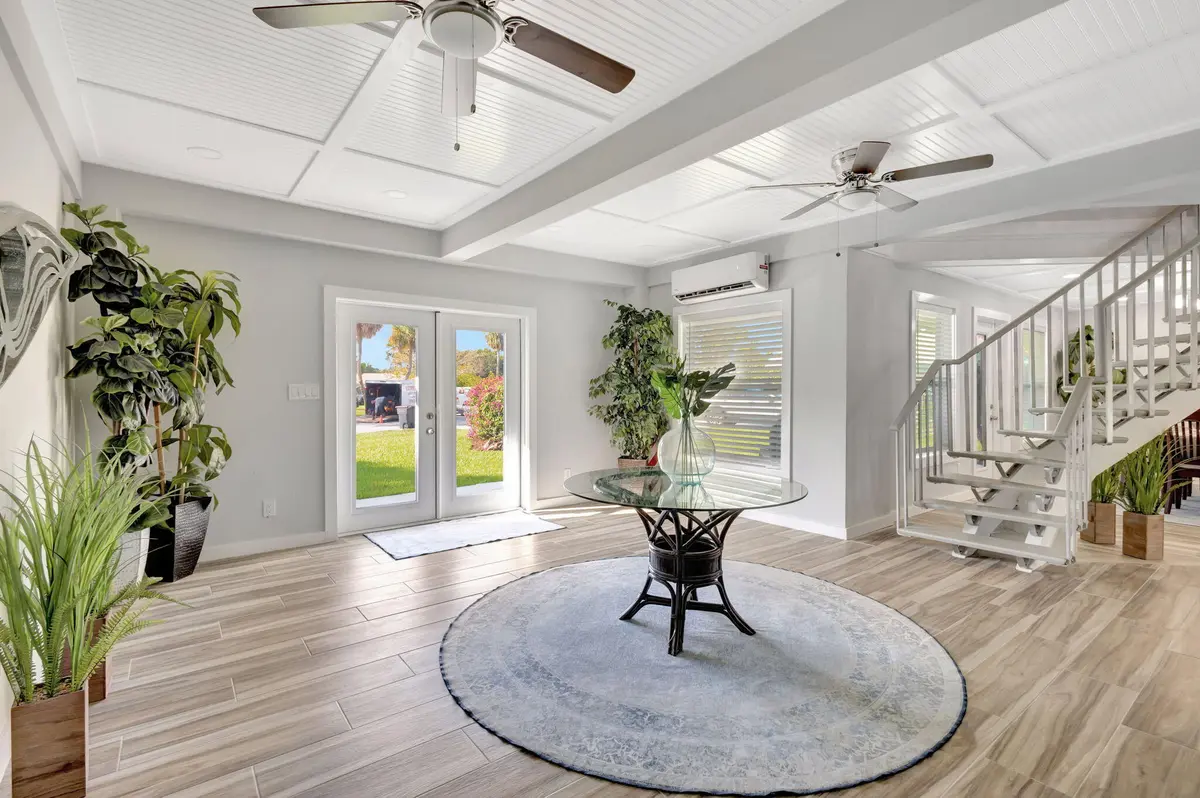 Foyer at 10355 Seagrape Way, Palm Beach Gardens