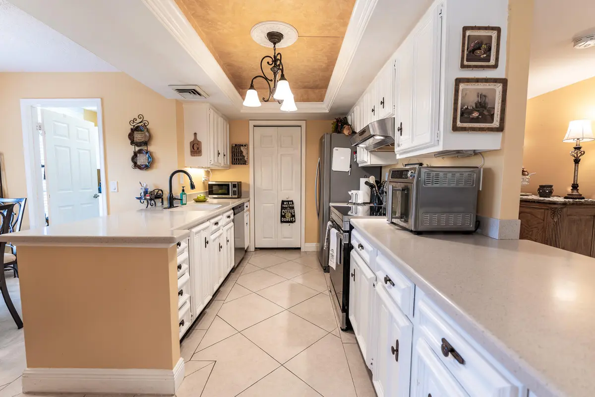 DSC01925 at 5390 Woodland Lakes Drive 201, Palm Beach Gardens
