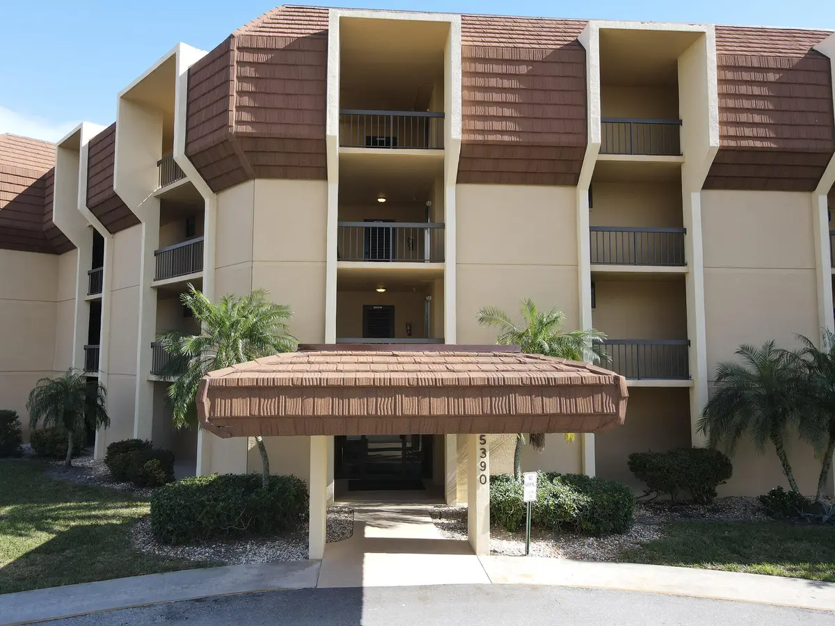 DJI_0592 at 5390 Woodland Lakes Drive 201, Palm Beach Gardens