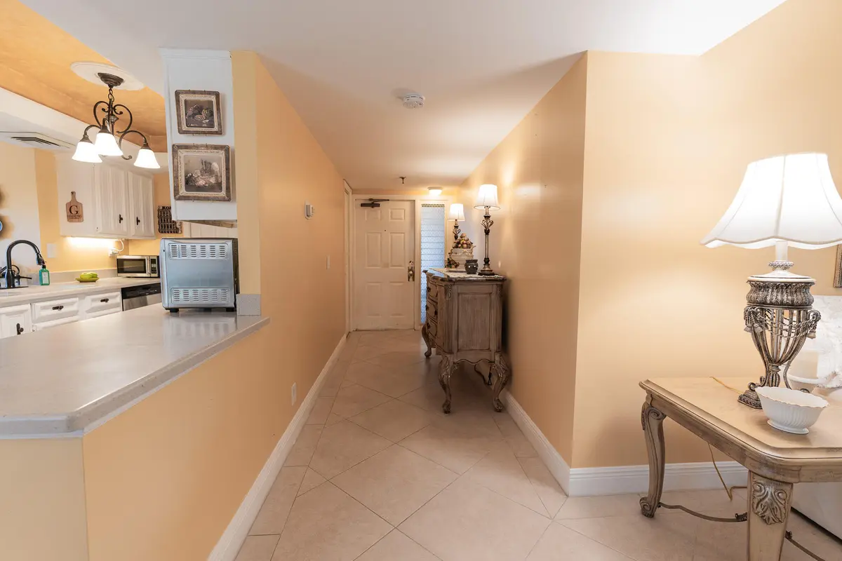DSC01921 at 5390 Woodland Lakes Drive 201, Palm Beach Gardens