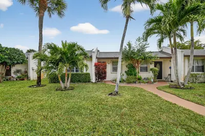113 Lake Olive Drive 113, West Palm Beach – sold