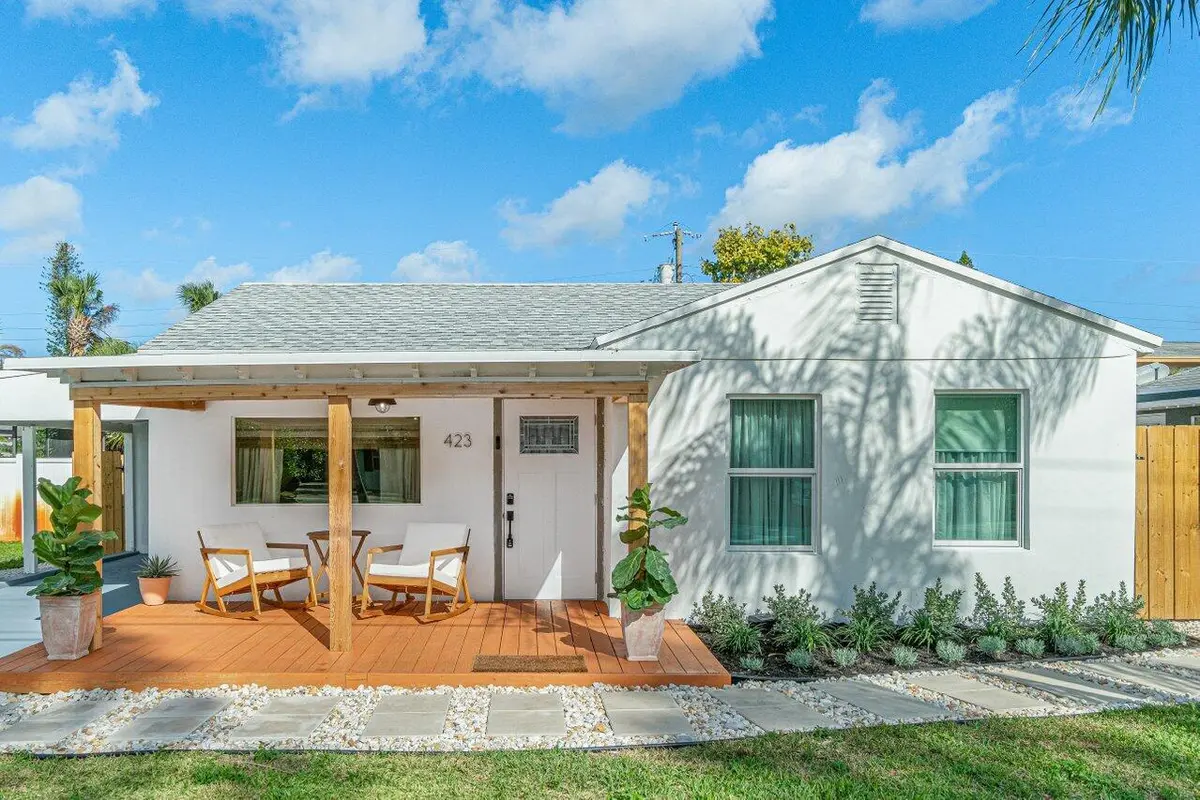 Front at 423 W Ocean Avenue, Lantana