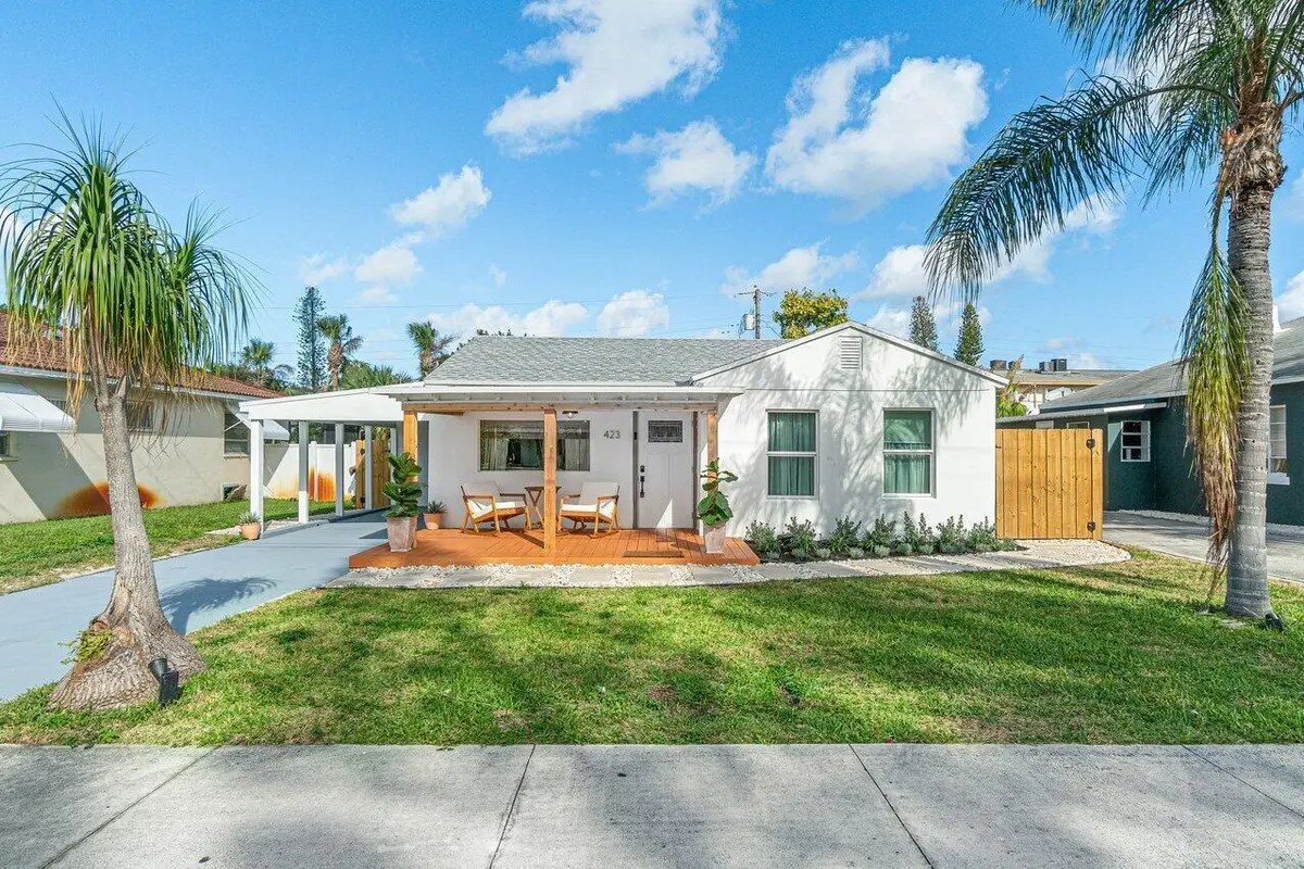 Front at 423 W Ocean Avenue, Lantana