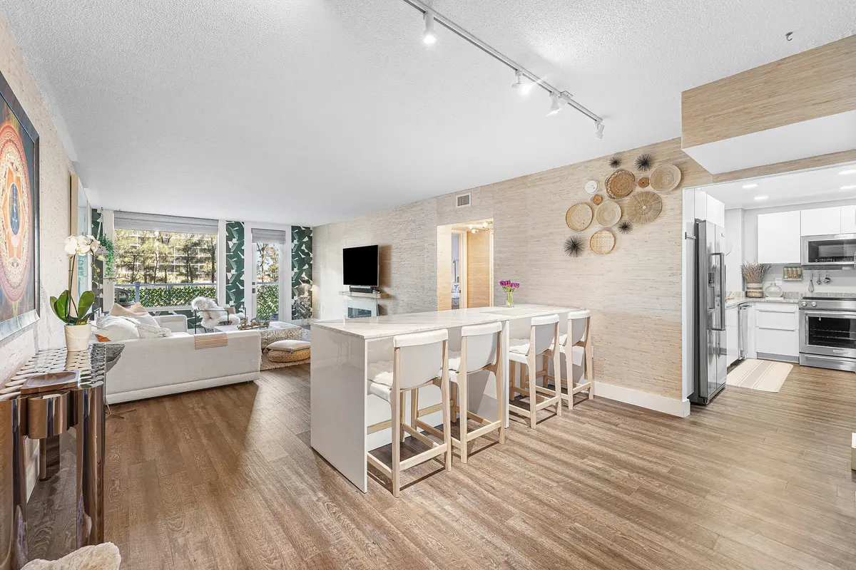 Multi function island at 3450 S Ocean Boulevard 1050, Palm Beach