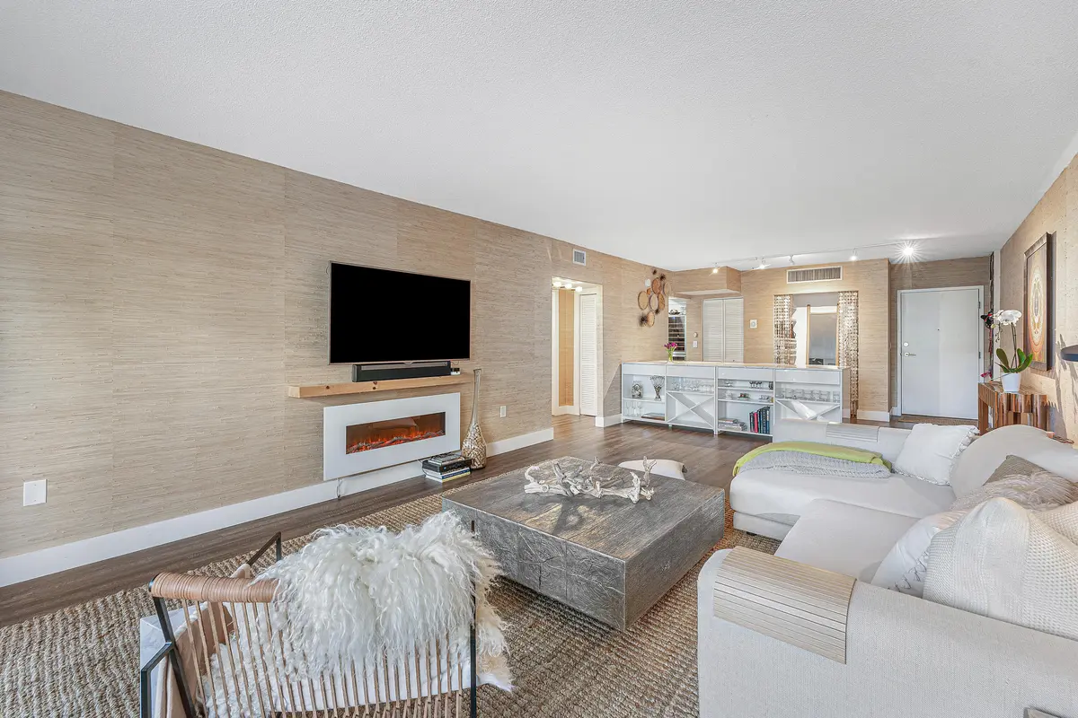 Livingroom at 3450 S Ocean Boulevard 1050, Palm Beach
