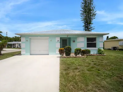 48 Mariposa Lane, Port St. Lucie – sold