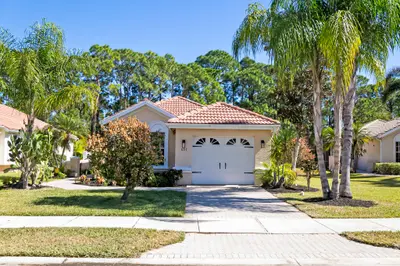 607 SW Treasure Cove, Port St. Lucie – sold