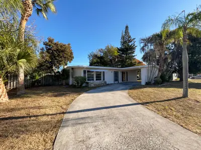 141 SE Calmoso Drive, Port St. Lucie – sold