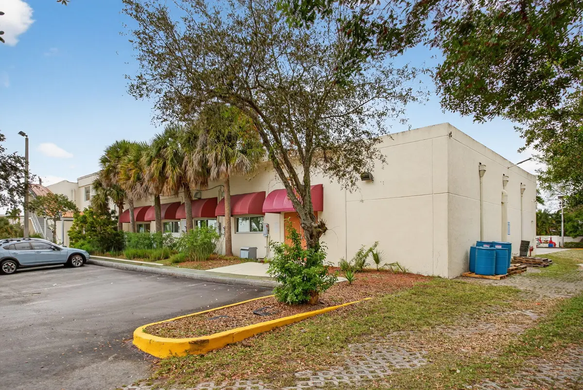 5-web-or-mls-2800-9428 at 2800 N State 7 Road, Margate