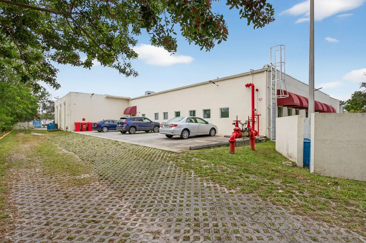 65-web-or-mls-2800-9728 at 2800 N State 7 Road, Margate