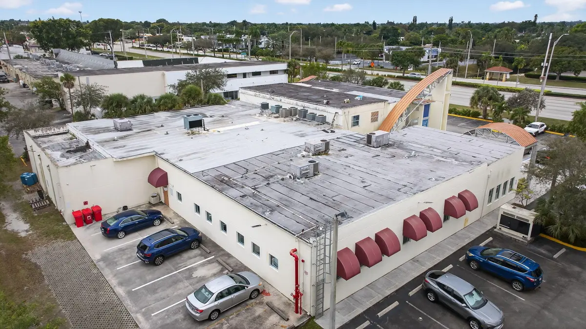 67-web-or-mls-2800--4 at 2800 N State 7 Road, Margate
