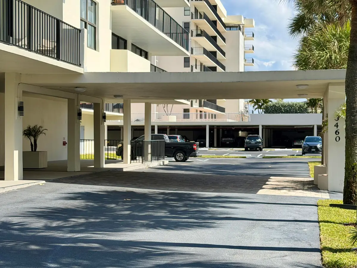 DOORMAN ENTRANCE at 3460 S Ocean Boulevard 5110, Palm Beach