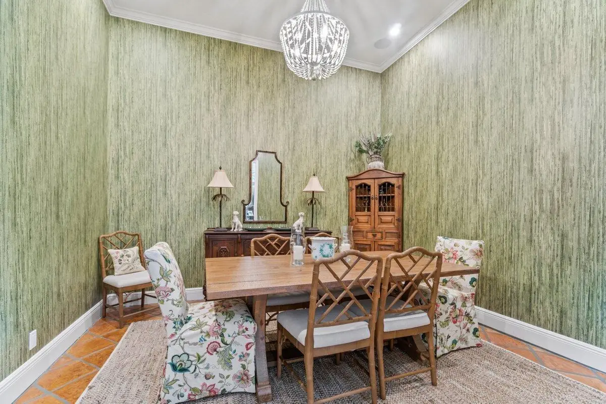 Dining at 14170 Calypso Lane, Wellington