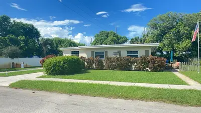 182 W 34th Street 1, Riviera Beach – sold