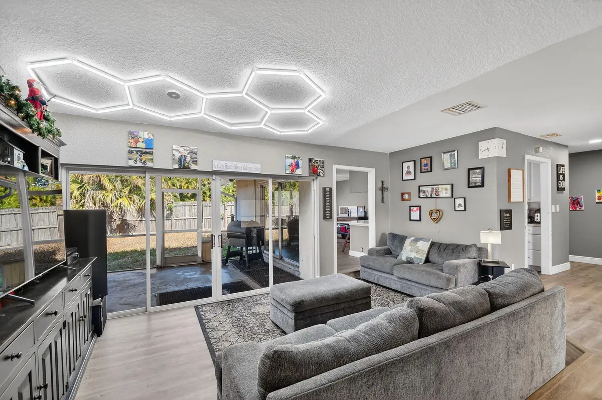 Living area at 1321 Wyndcliff Drive, Wellington