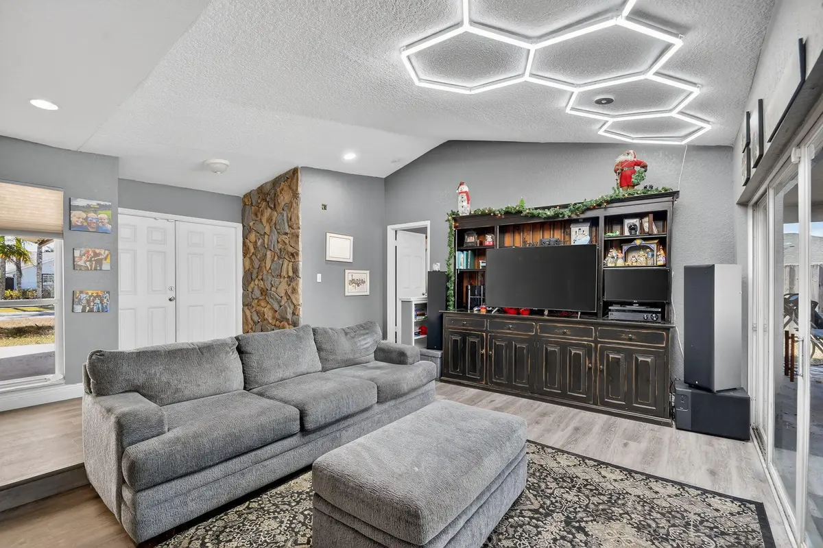 Living area facing entrance at 1321 Wyndcliff Drive, Wellington
