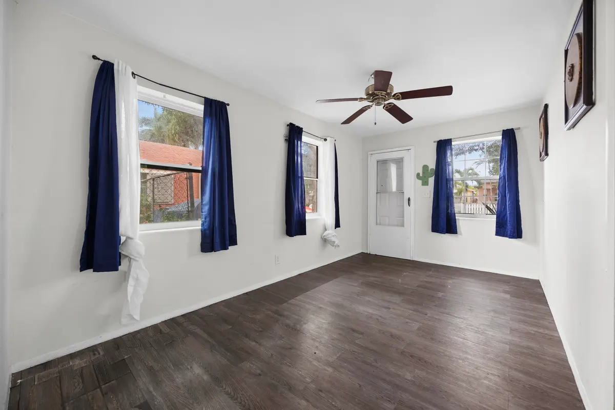 7_453a4310 at 617 N H Street, Lake Worth Beach