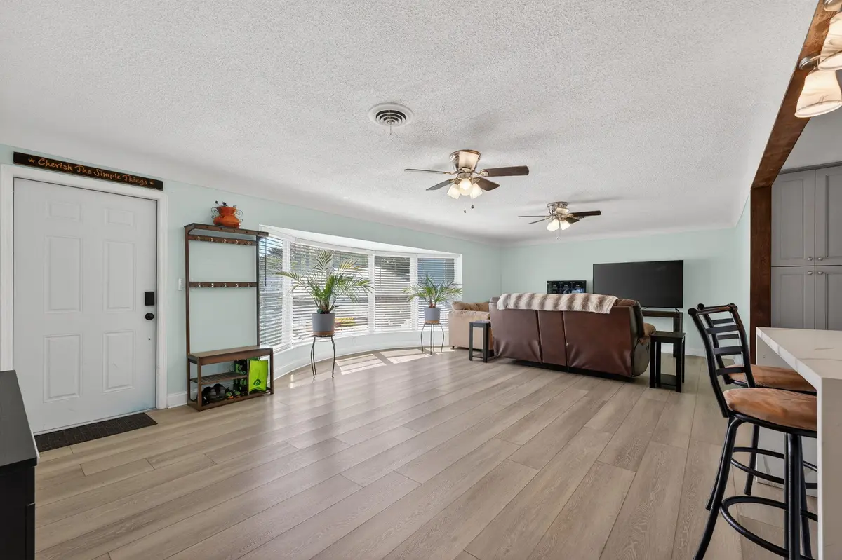Beautiful Bay Windows at 1223 Isle Court, Boynton Beach