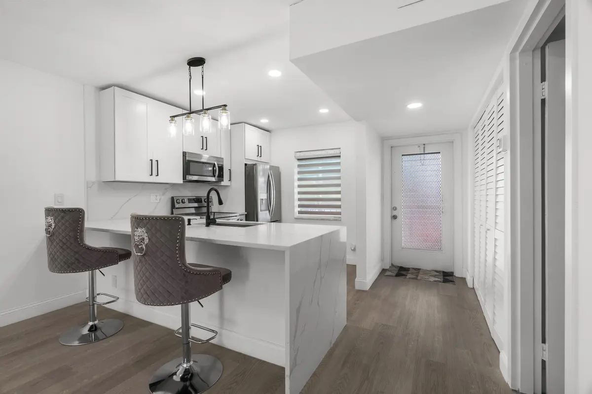 hallway/entrance at 5 Abbey Lane 207, Delray Beach