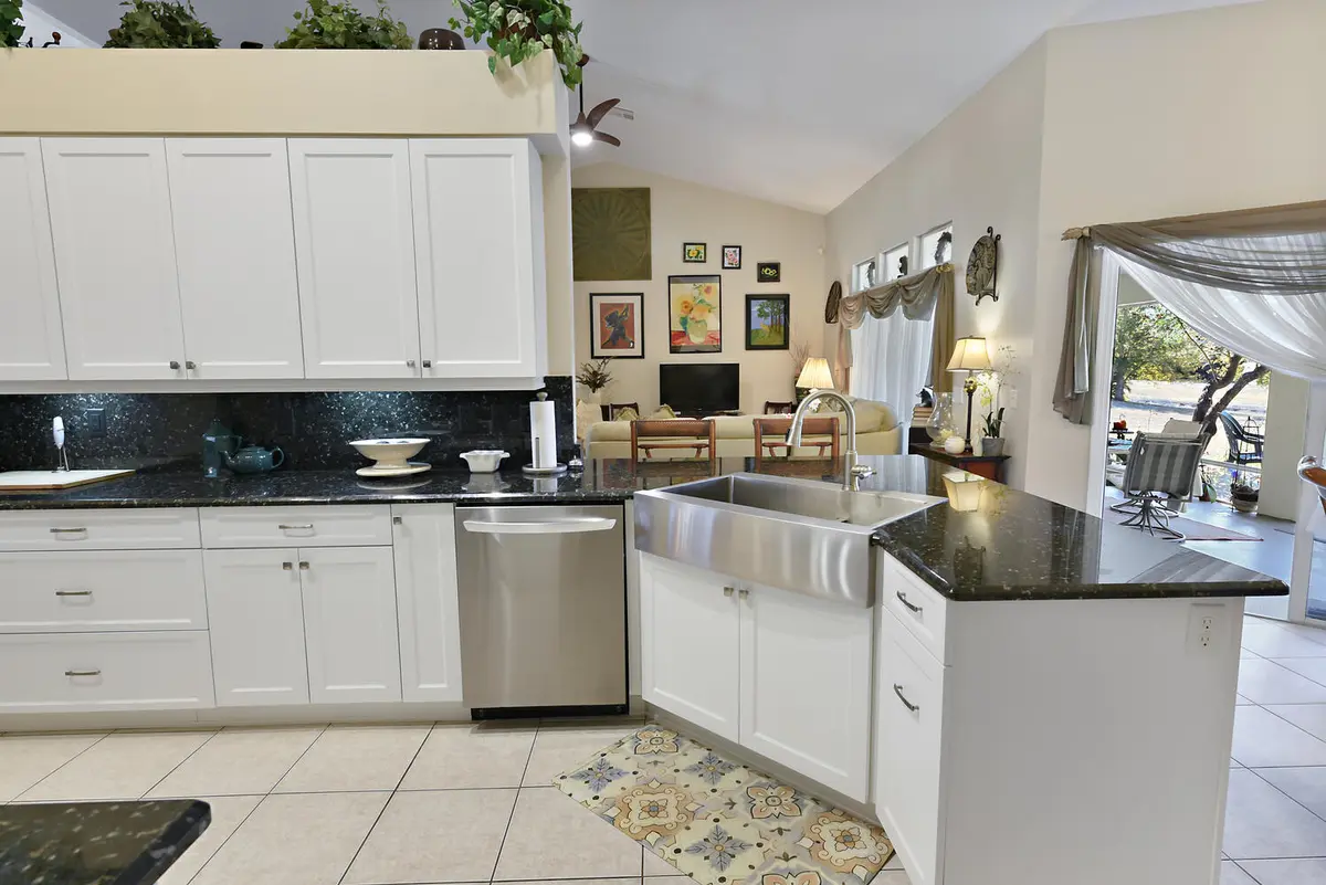 SOFT CLOSE CABINETS at 3018 SE Dalhart Road, Port St. Lucie