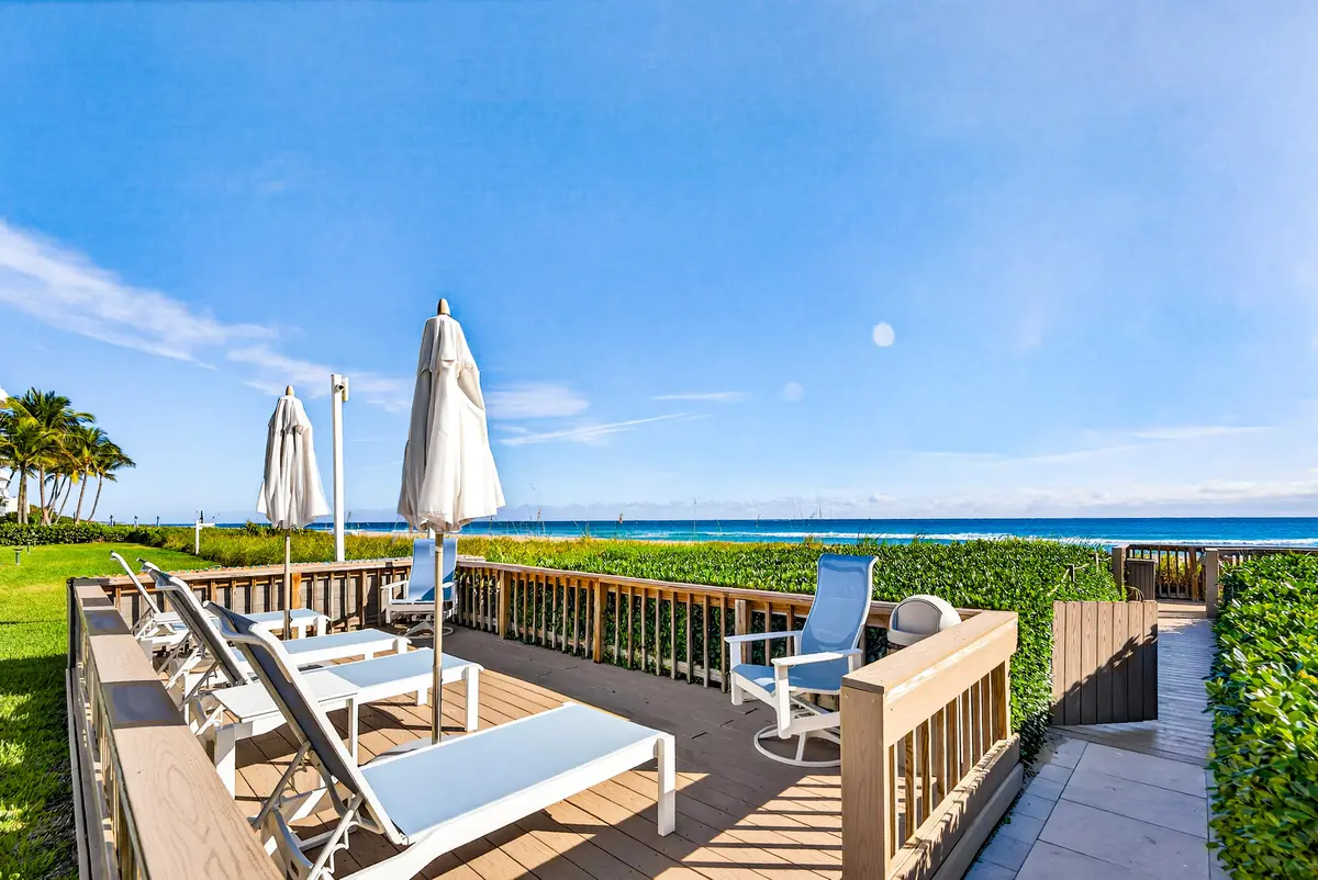 046-2600SouthOceanBoulevard-PalmBeach-FL at 2600 S Ocean Boulevard 403s, Palm Beach
