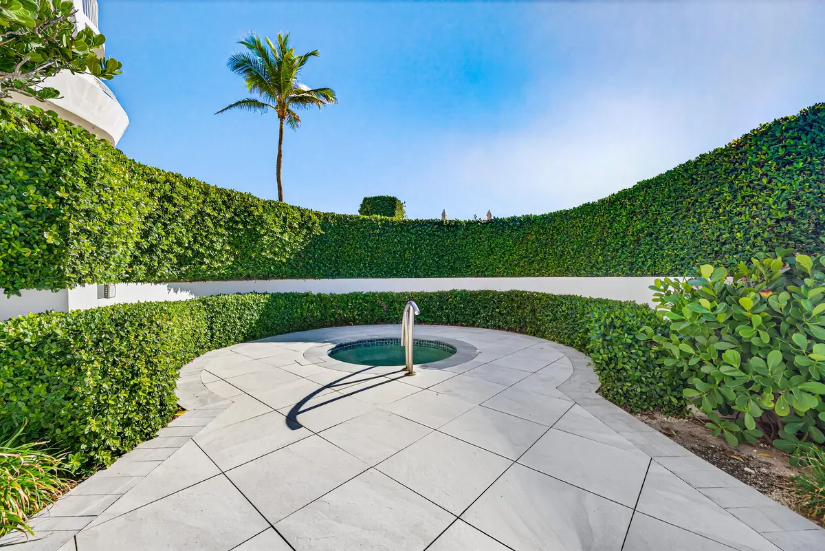 048-2600SouthOceanBoulevard-PalmBeach-FL at 2600 S Ocean Boulevard 403s, Palm Beach