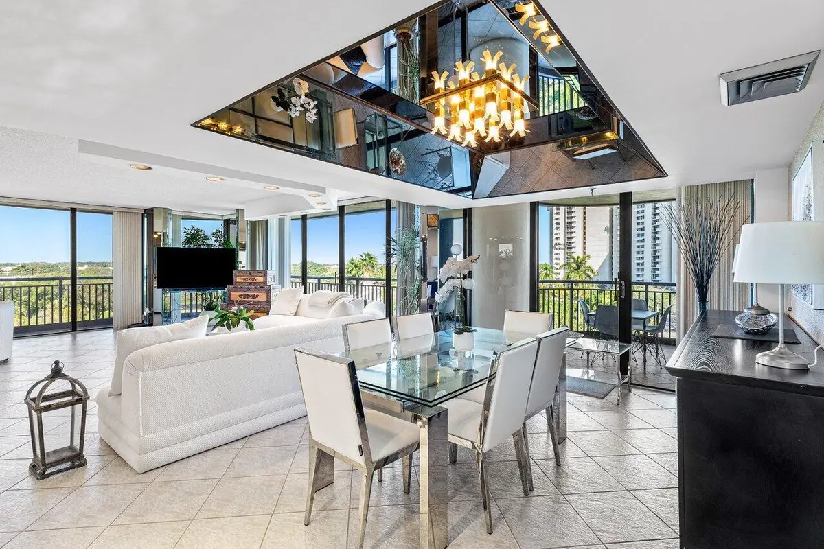 007-2427PresidentialWay-701-WestPalmBeac at 2427 Presidential Way 701, West Palm Beach