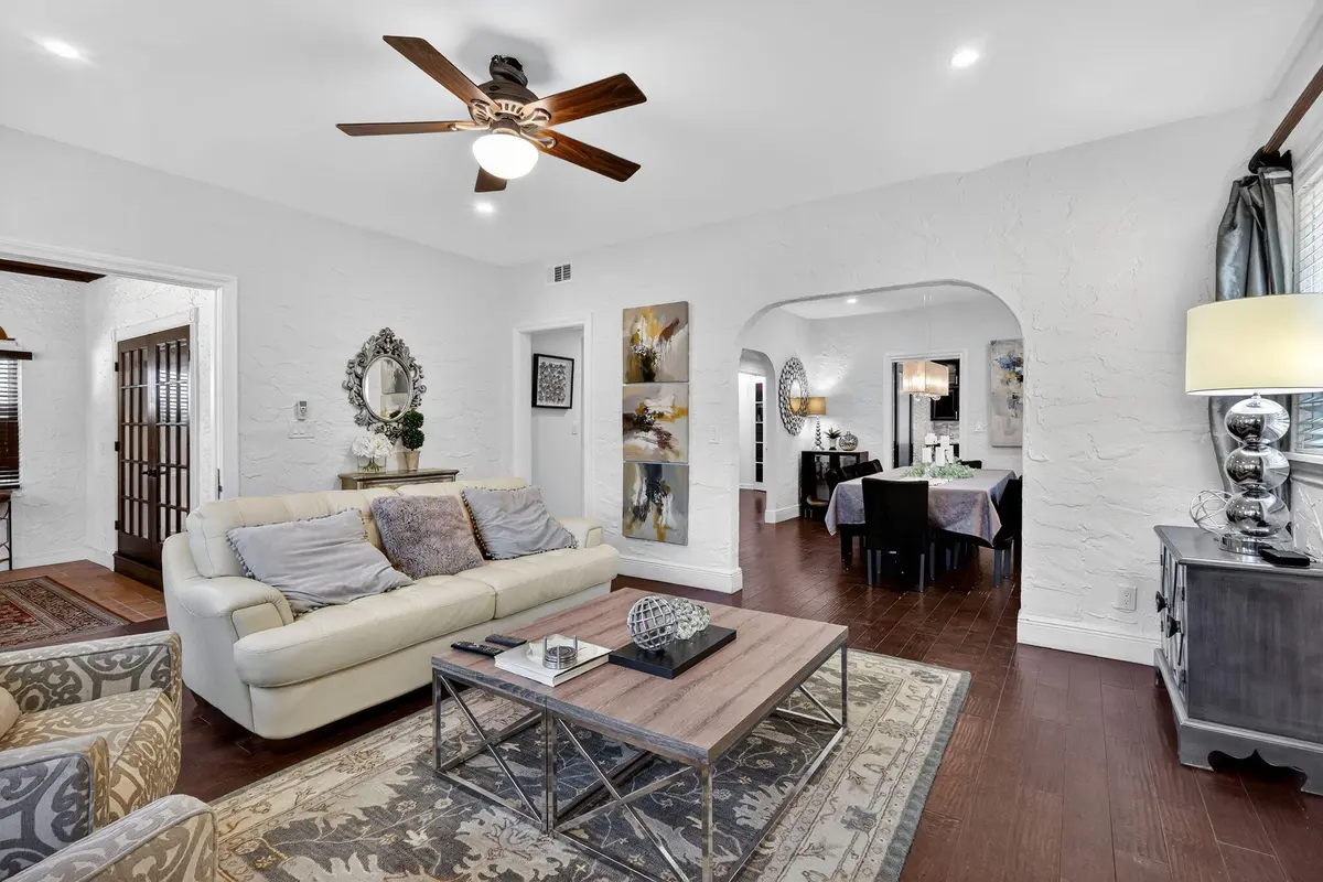 520 34th living areas at 516-520 34th Street, West Palm Beach