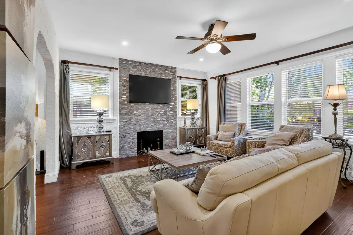 520 3th living room at 516-520 34th Street, West Palm Beach
