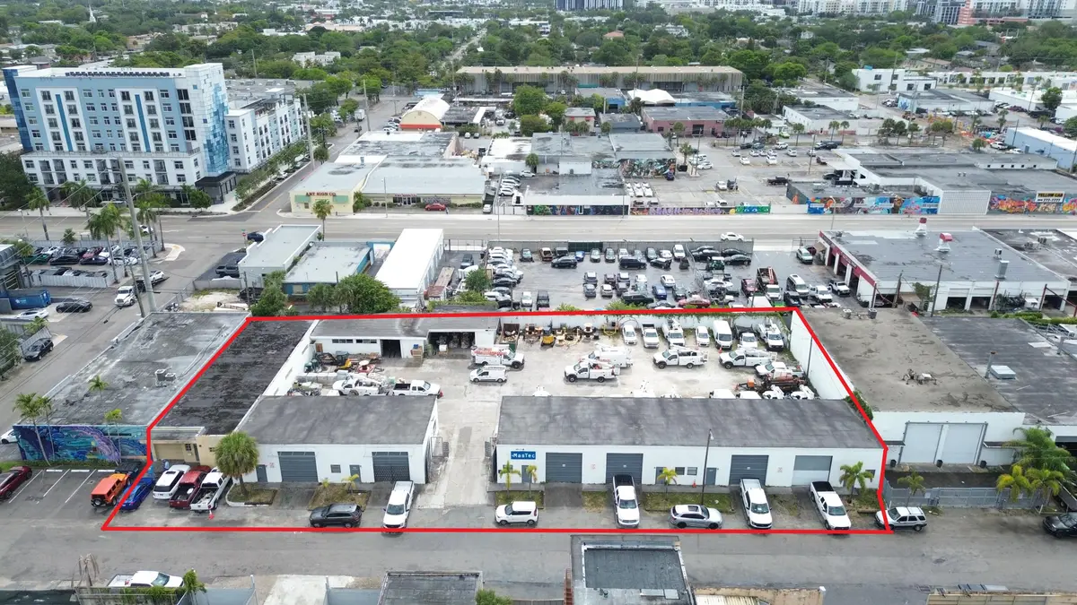 Bota main picture at 842 NW 7th Terrace, Fort Lauderdale