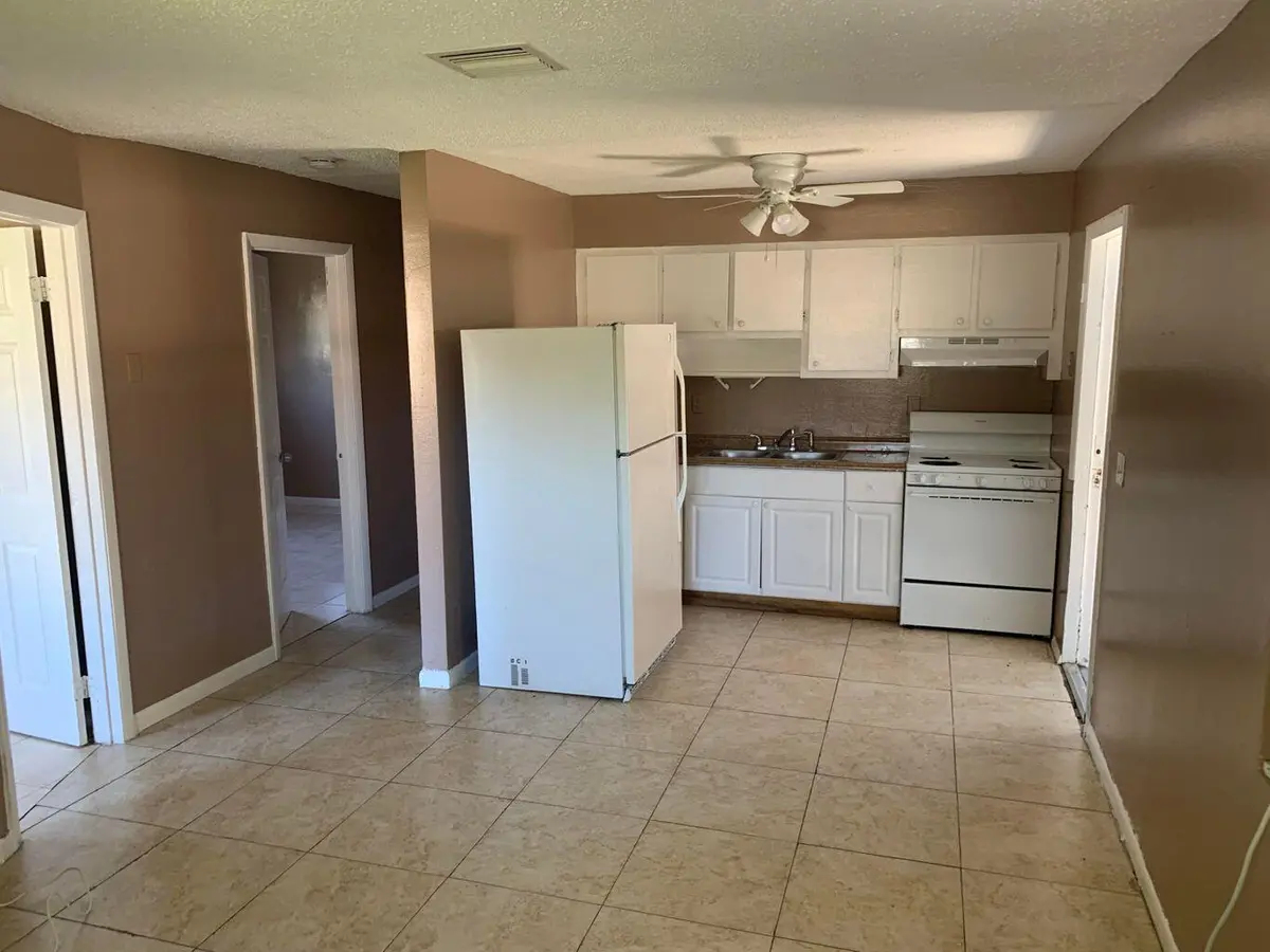 13Kitchen at 1017 13th Street, West Palm Beach