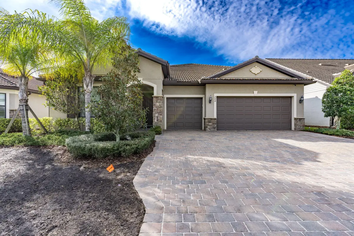 3-web-or-mls-iPixx_00_3 at 744 SE Villandry Way, Port St. Lucie