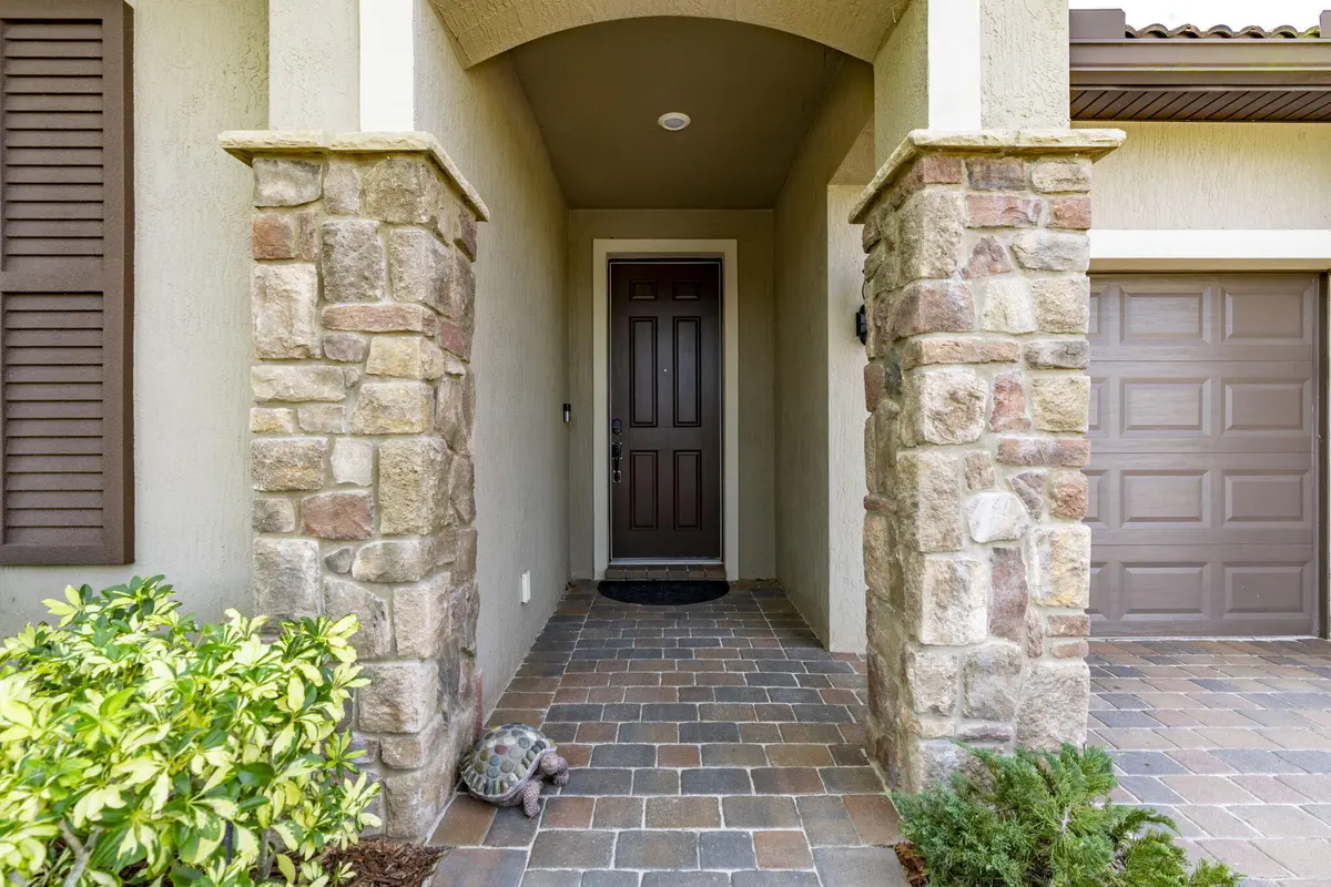 5-web-or-mls-iPixx_00_5 at 744 SE Villandry Way, Port St. Lucie