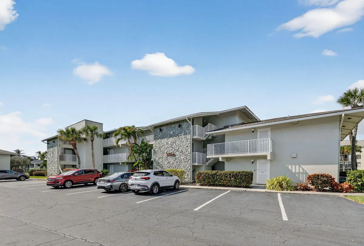 2-web-or-mls-3A5A2786 at 2400 S Ocean Drive 5521, Fort Pierce