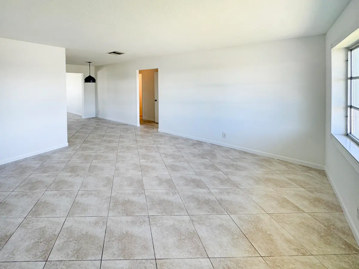 514 SW 20th Str - Living Room at 514 SW 20th Street, Boynton Beach