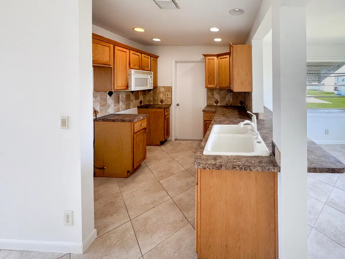 514 SW 20th Str - Kitchen(1) at 514 SW 20th Street, Boynton Beach
