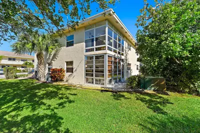 2950 SE Ocean Blvd. 135-8, Stuart – Condominium for sale