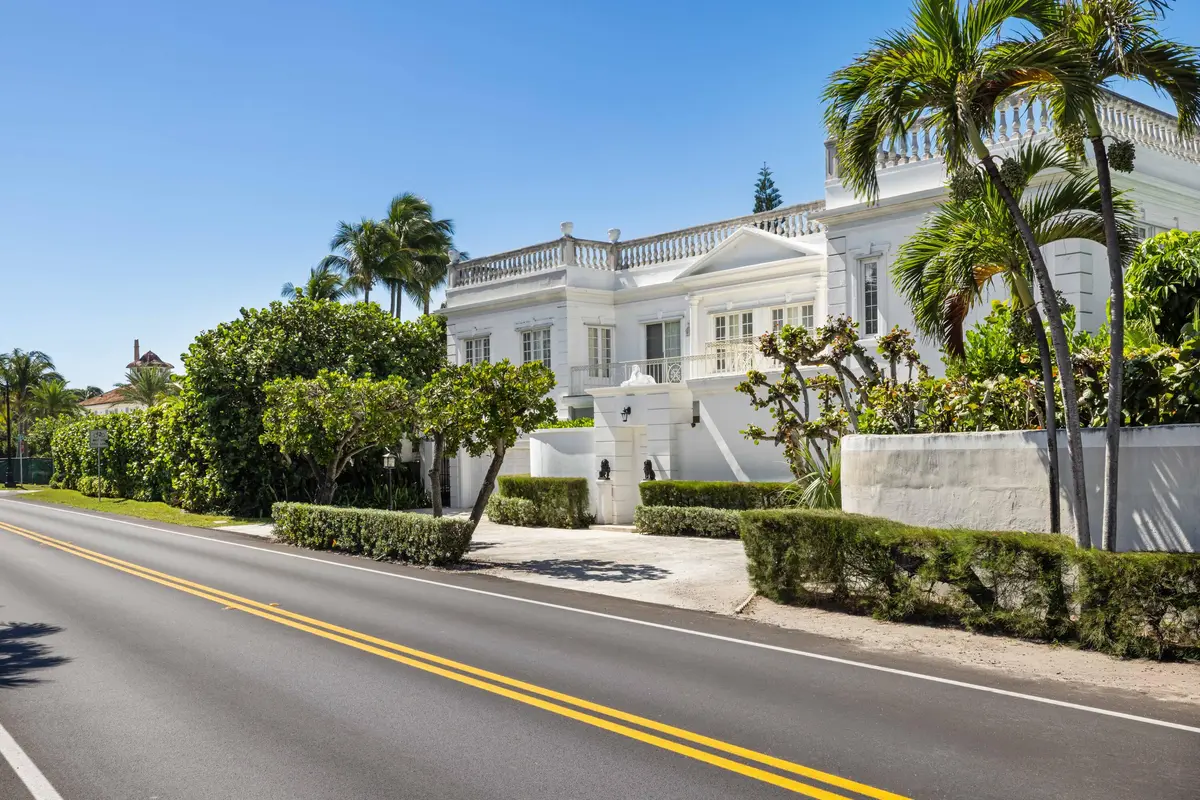 ET6A8759 at 1048 S Ocean Boulevard, Palm Beach