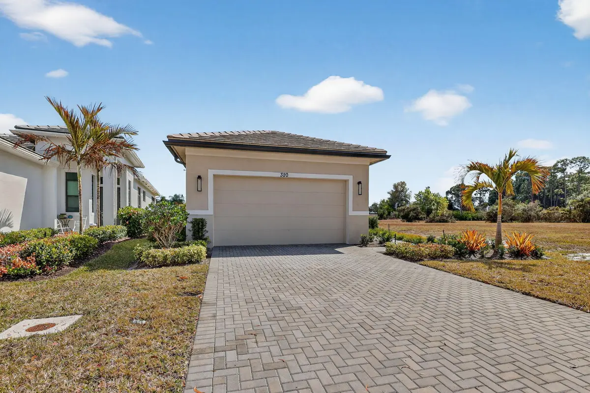 3-web-or-mls-5P1A7404 at 320 SE Via Sangro, Port St. Lucie