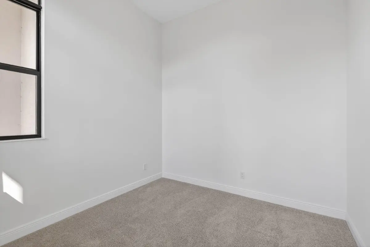 7-web-or-mls-5P1A7431 at 320 SE Via Sangro, Port St. Lucie